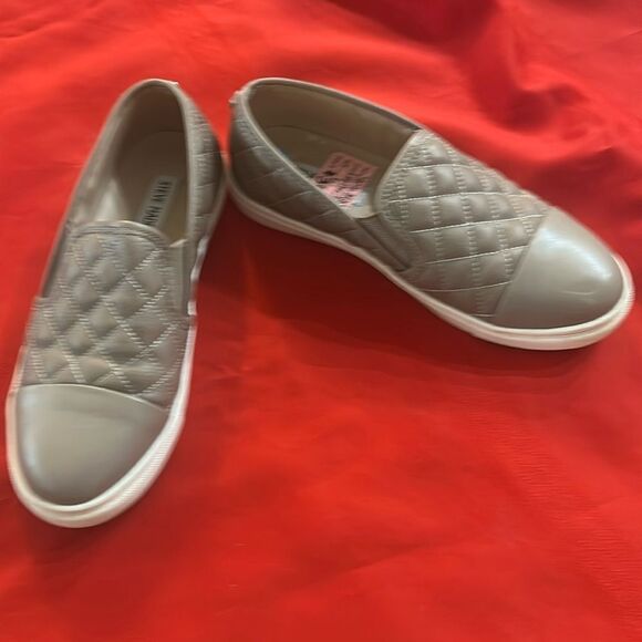 Steve Madden Leather Quilted Sneaker Size 6 - Picture 1 of 6